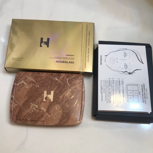 Hourglass Ambient Lighting Edit Universe Unlocked 5 Pan Face Palette 9.6g NIB - Picture 2 of 16